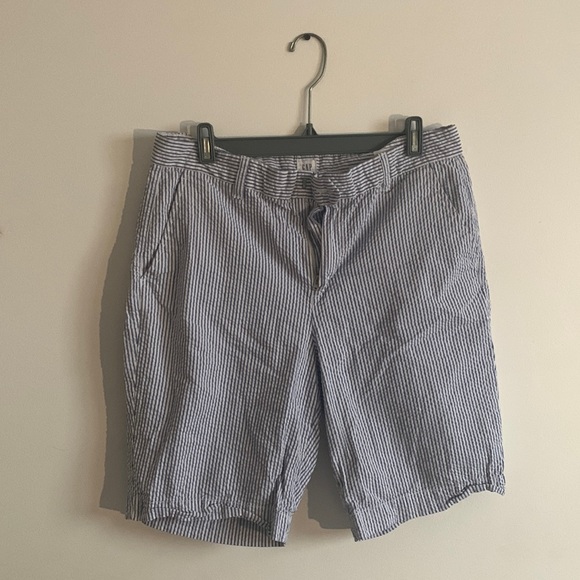 10 | Stripped Gap Bermuda Shorts - Picture 1 of 4
